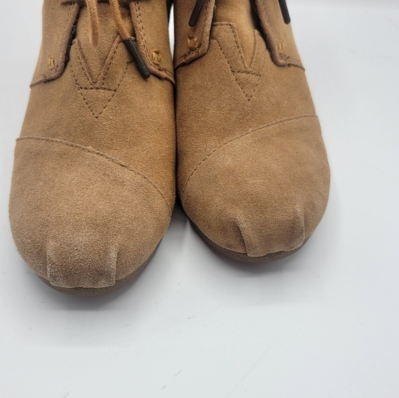 Tom heeled booties size 9.5 - Picture 4 of 12
